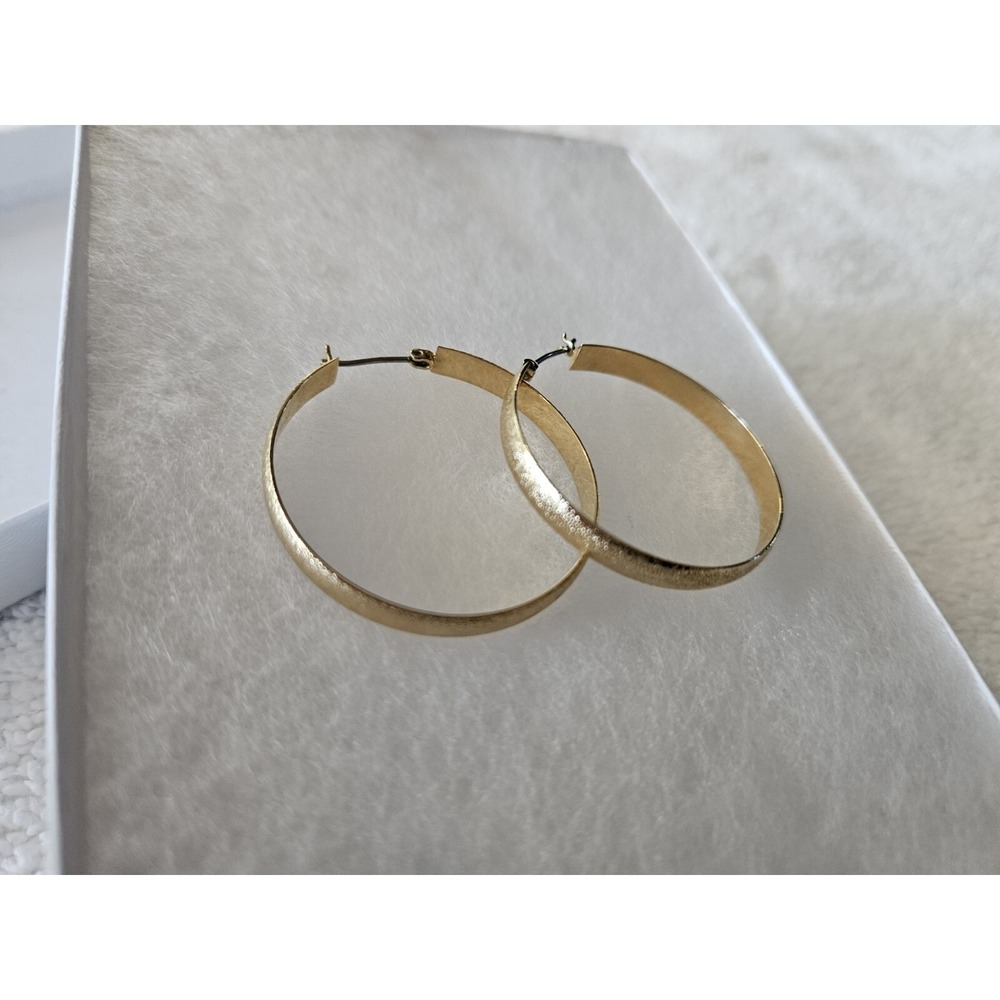Vintage textured gold tone small hoop Earrings 1.5 Inch
